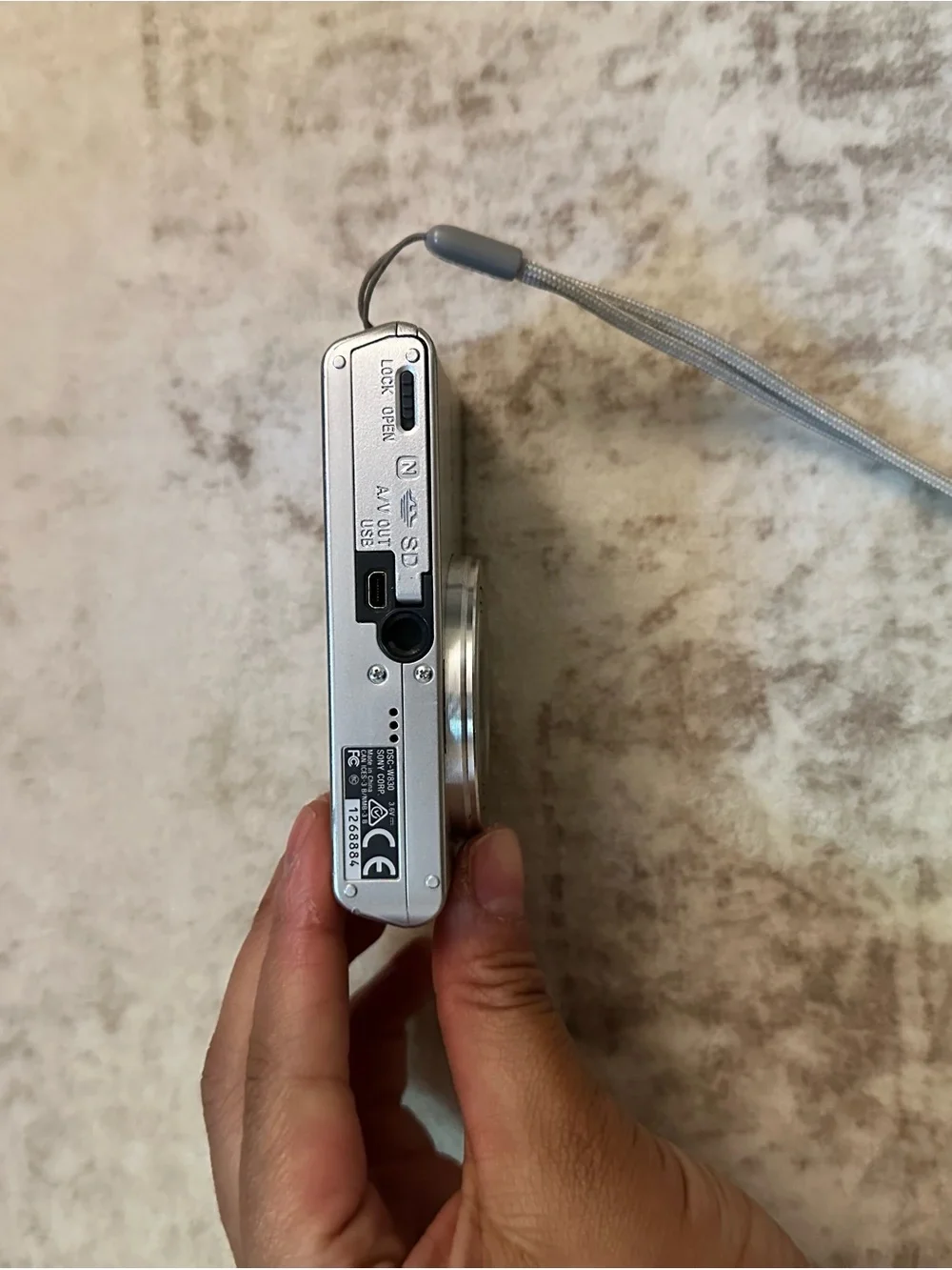 Sony Cyber-shot DSC-W830 Silver Digital Camera 20.1MP 8X Zoom